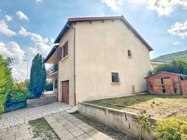Maison 8 pièces 214 m²