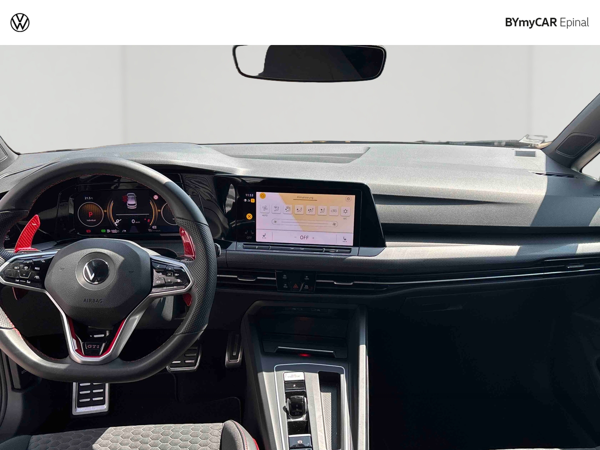 Volkswagen Golf 2.0 TSI 300 DSG7 — photo 9