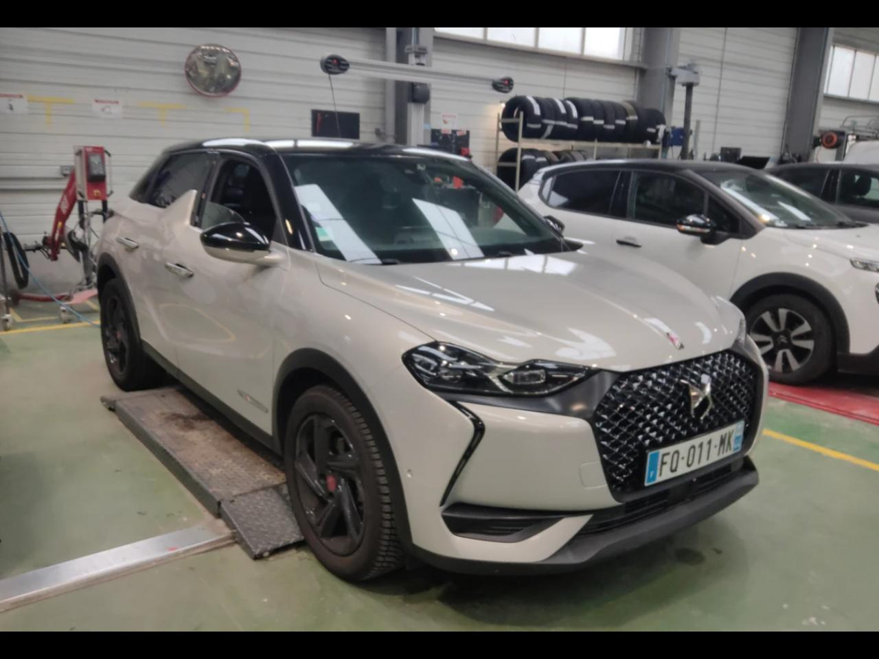 Ds Ds 3 crossback puretech 130 eat8 performance line+ — photo 3