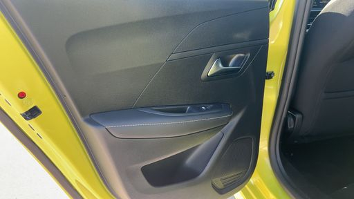 Peugeot 208 1.2 100  Hybrid DCT6 - Allure – 2024 – 10022 km – Hybride essence – Boîte Automatique — photo 10