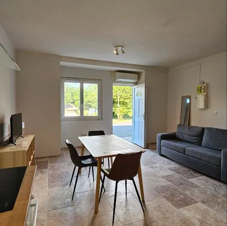 Studio meublé à louer