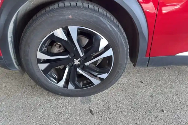 Peugeot 2008 moteur électrique 136 ch — photo 57