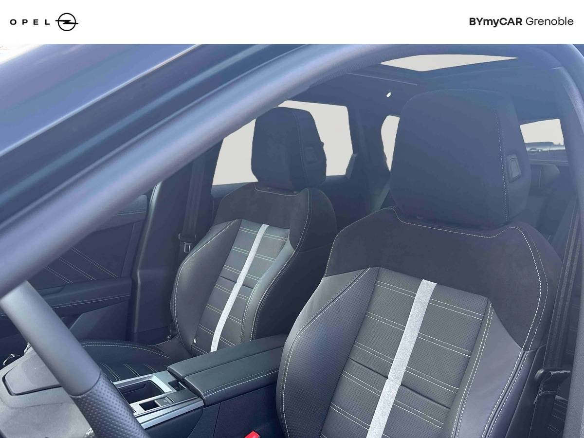 Opel Grandland Hybrid Rechargeable 195 ch e-DCT7 — photo 11