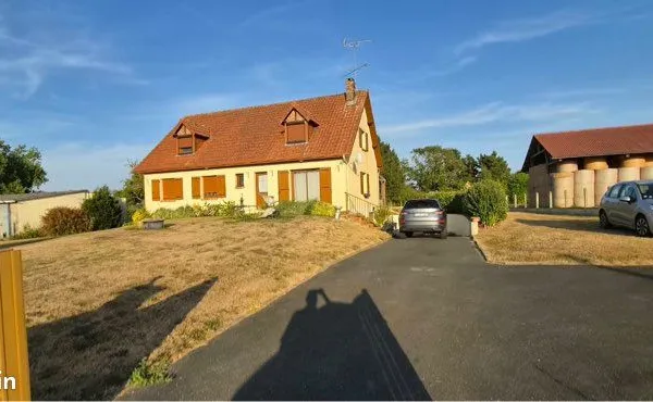 Belle maison familiale sur 1990 M2 de terrain avec 5 ch+veranda+ sous sol total, 30 minutes des plag