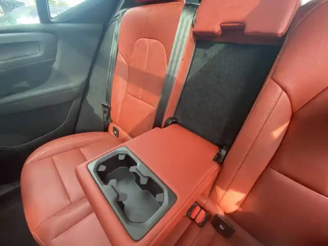 Volvo Xc40 t4 recharge 129+82 ch dct7 — photo 32