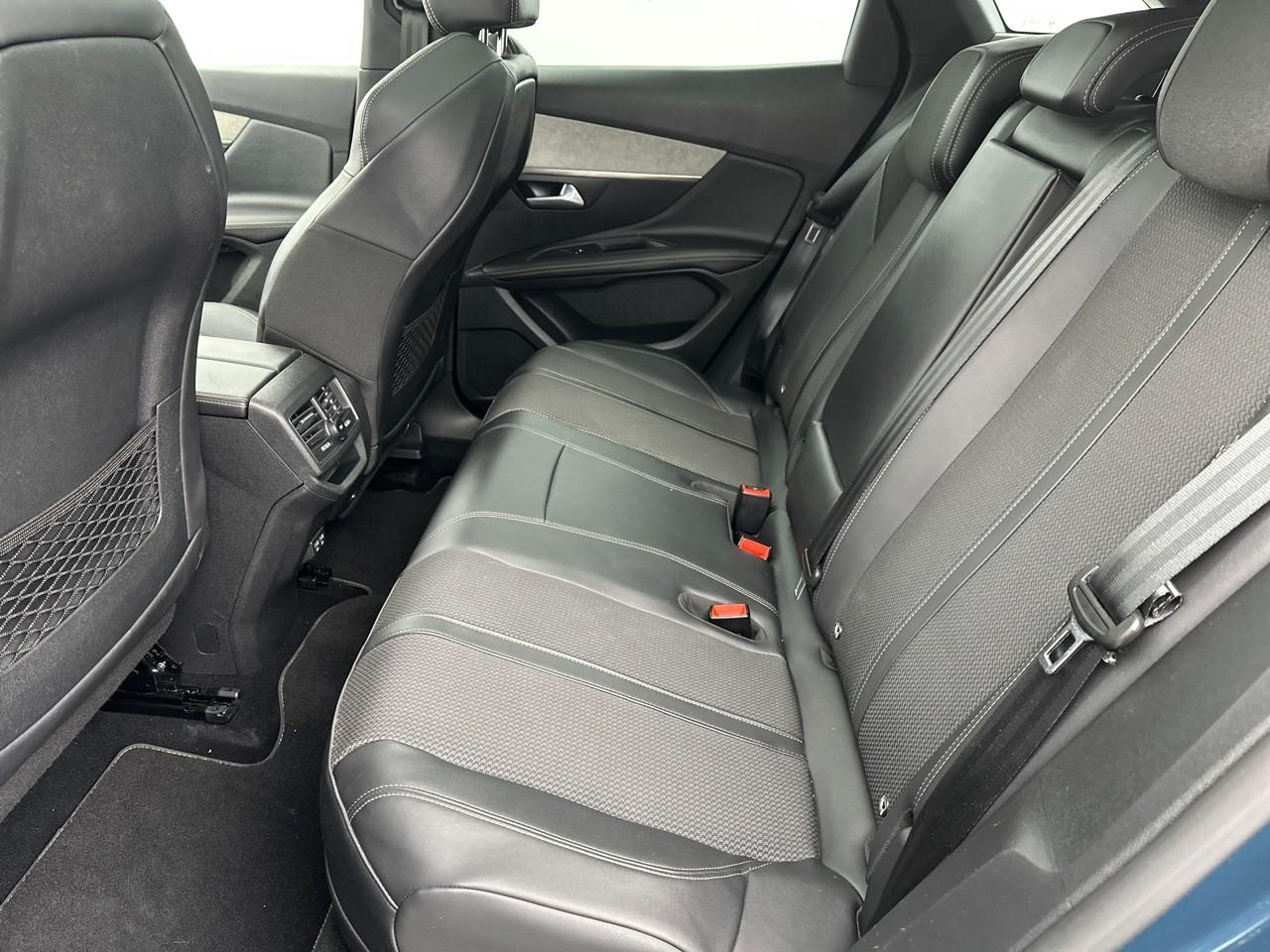 Peugeot 3008 hybrid 225 e-eat8 gt — photo 12