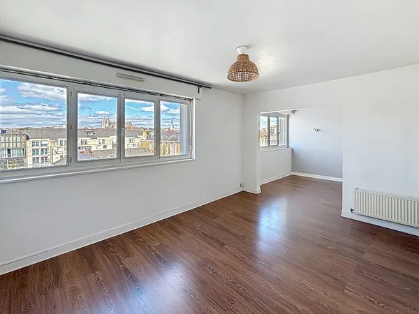 Appartement Nantes T3 de 75 m2- Vue dégagée- Madeleine champs de mars