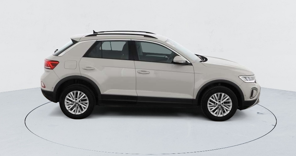Volkswagen T-Roc — photo 9