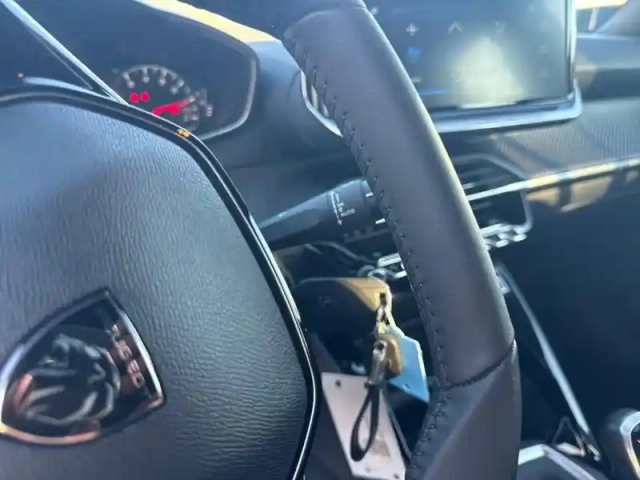 Peugeot 2008 100 s&amp;s bvm6 style — photo 18