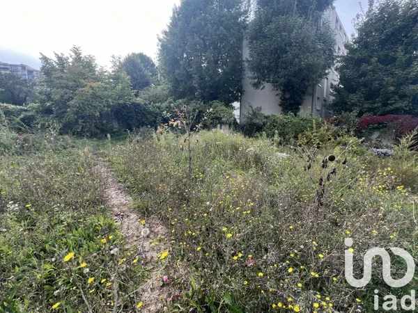 Terrain 373 m²