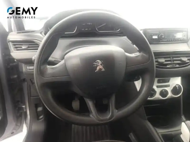 Peugeot 208 puretech 68ch bvm5 — photo 13