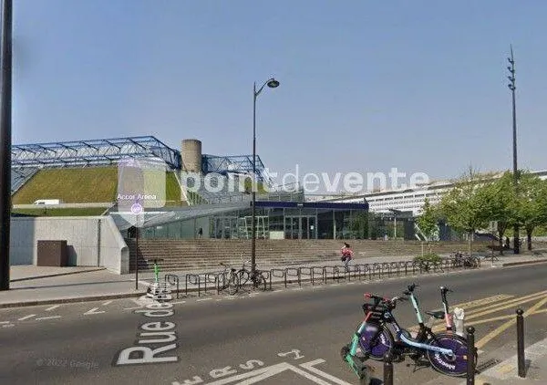 Local commercial 160 m²