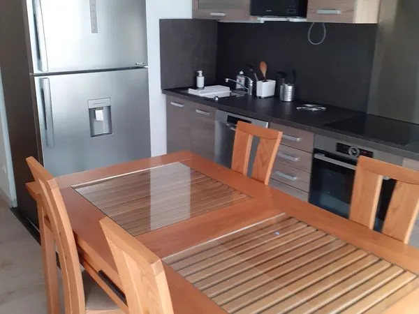 Appartement F3 meublé de 52m2 - Internet et eau inclus