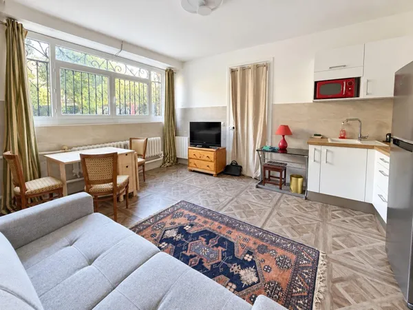 Centre ville Poissy, Studio meublé 25 m²
