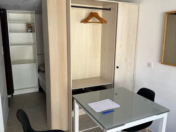 Loue Studio meublé, 21 m²