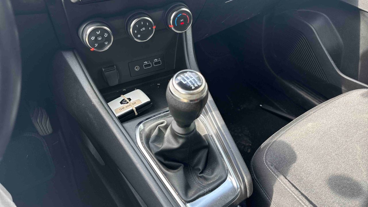 Renault Captur TCe 90 — photo 22