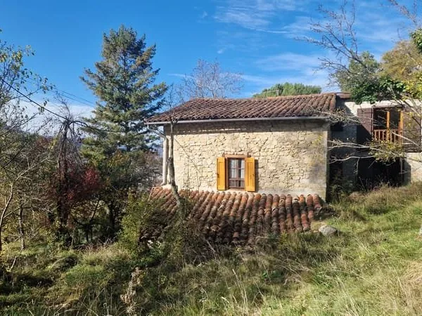 Maison de caractère au calme avec 2,7ha de terrain