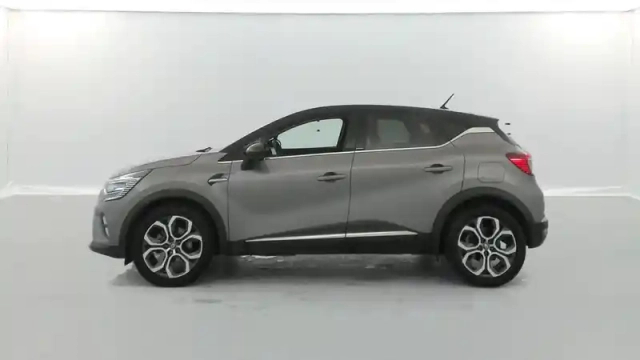 Renault Captur e-tech plug-in 160 — photo 11