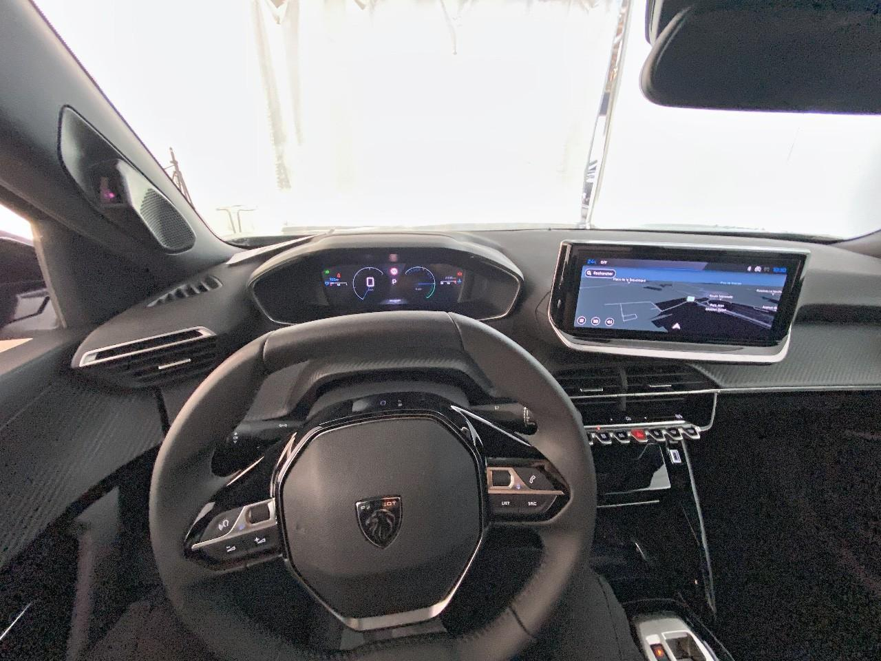 Peugeot 2008 hybrid 145 ch e-dcs6 allure — photo 12