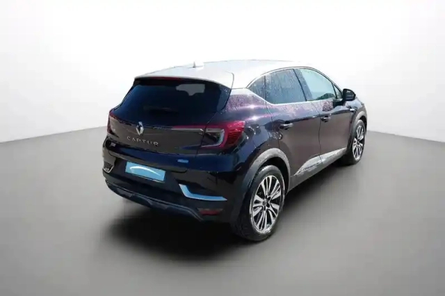 Renault Captur e-tech plug-in 160 — photo 23