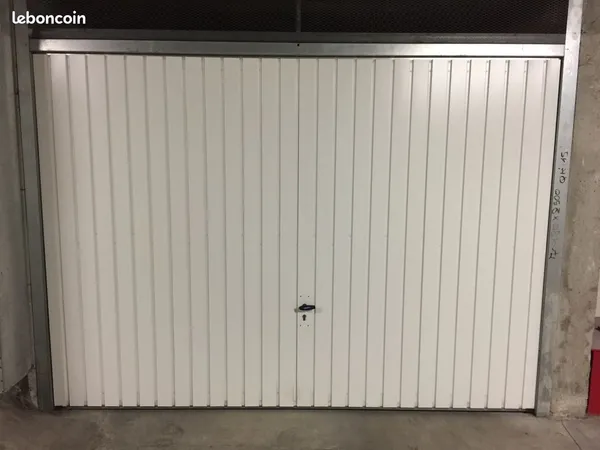Box a vendre - Arpajon Centre Ville - Investisseur 5 a 6%