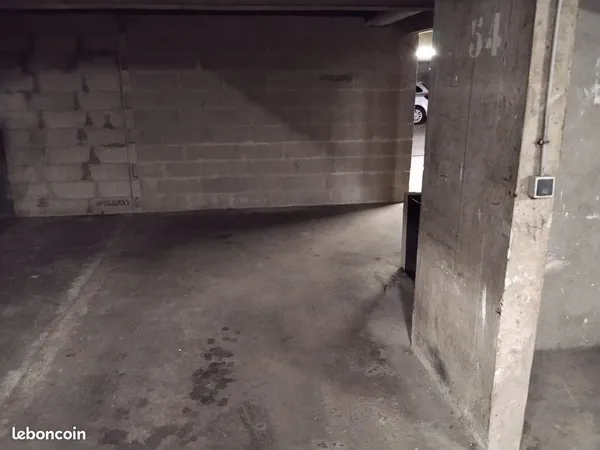 Place de parking Paris 20