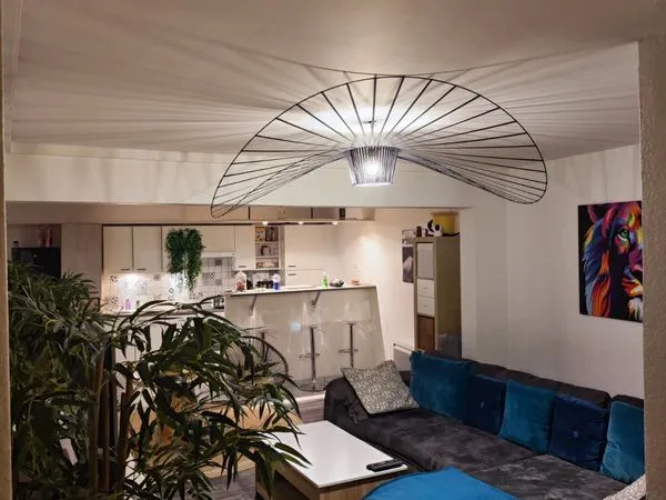 F2 80m² - Cuisine entièrement équipée - HYPER CENTRE - très bon état