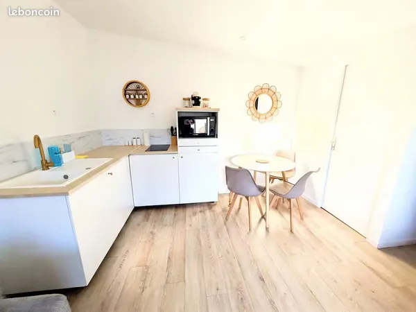 Petite Maison moderne avec piscine