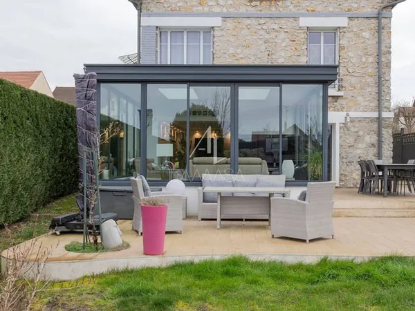 Maison 7 pièces 180 m²