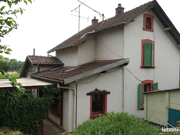 À vendre - Petite maison atypique dans un écrin de verdure (Montreux‑Vieux 68210)