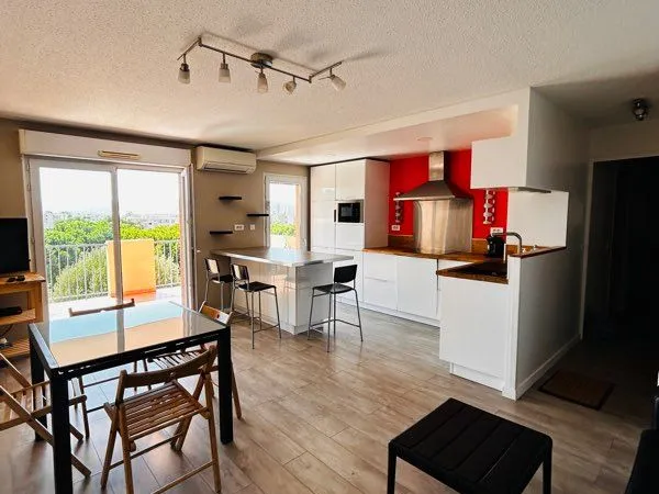 FRÉJUS - F3 56 m² - TERRASSE 15 m² PLEIN SUD - VUE ROCHER DE ROQUEBRUNE - PISCINE
