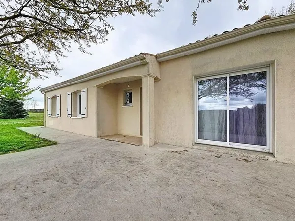 Maison familiale 121 m² avec grand terrain entre Cognac et Pons