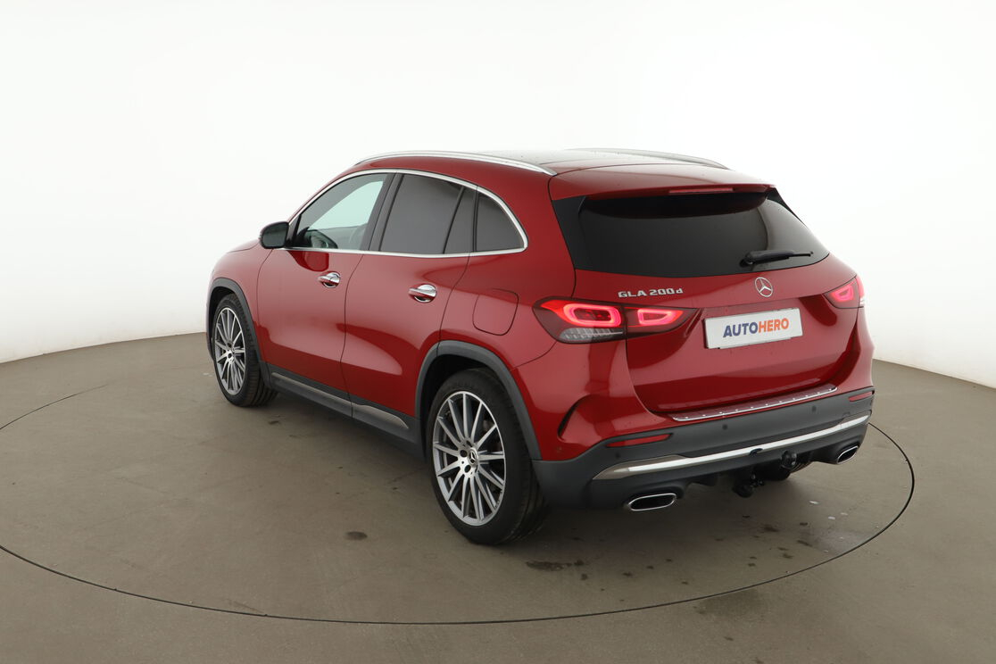 Mercedes-Benz GLA 200 d AMG Line DCT — photo 3