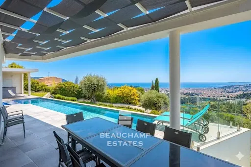 Villa 6 pièces 300 m²