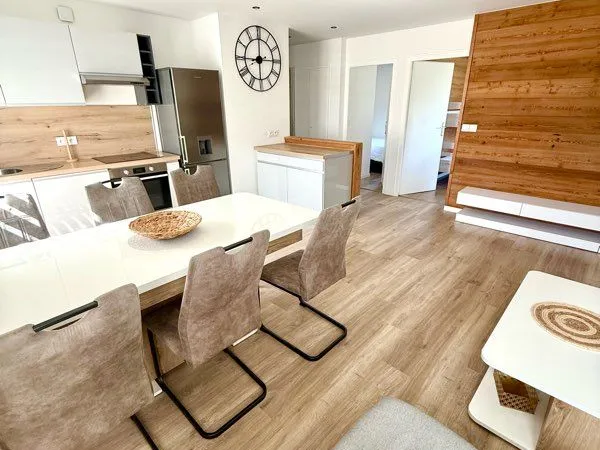 Appartement T3 meublé Marignier - Balcon et vue montagne - Parking et cave
