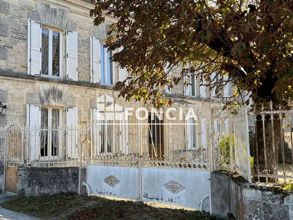 MAISON à PRIGNAC