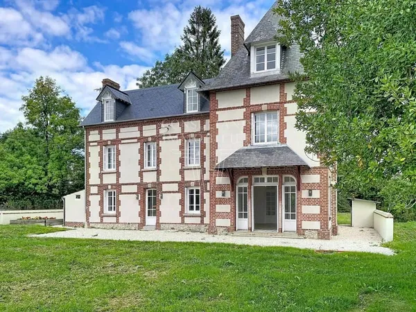 Maison 8 pièces 260 m²