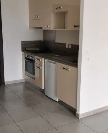 Loue T1 bastia proche Hôpital