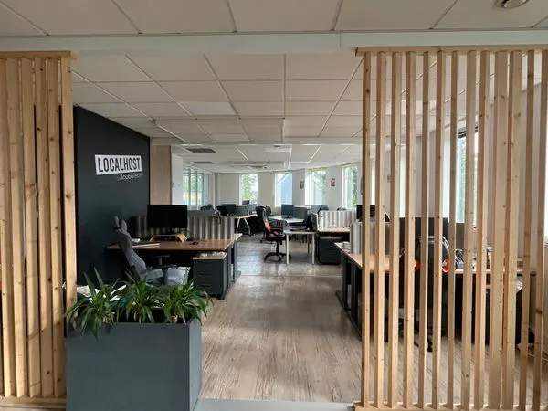 Espace privatif de 8 à 10 postes au sein d'un coworking