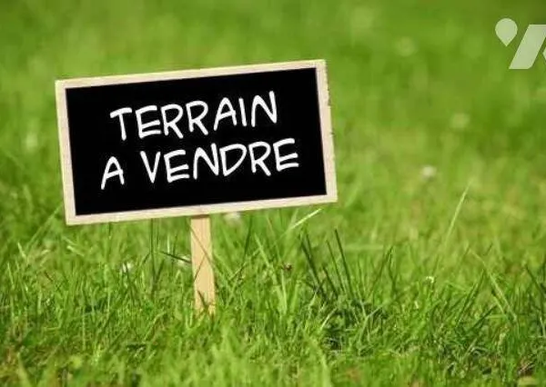 Terrain constructible 687 m²
