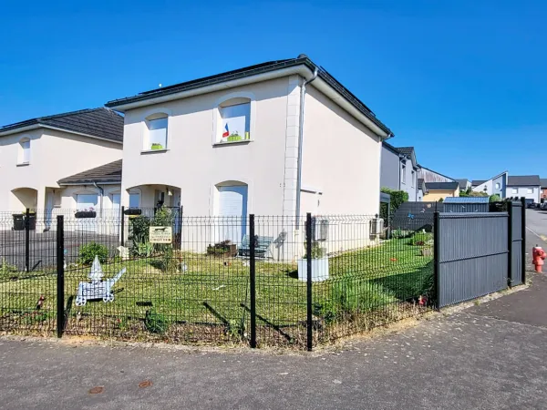 TRES BELLE MAISON - 3 CHAMBRES - TERRAIN - TERRASSE - SANS TRAVAUX