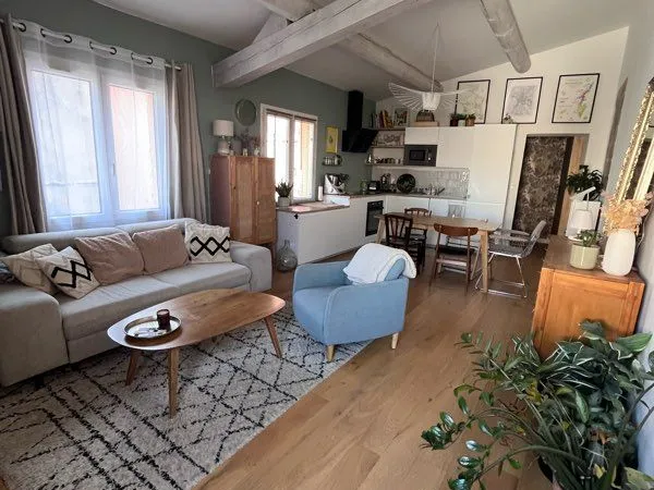 Appartement T3 avec cours