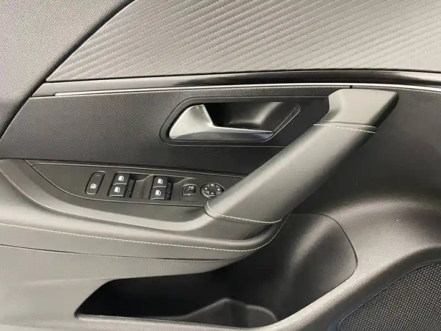 Peugeot 2008 puretech 130 s&amp;s eat8 — photo 92