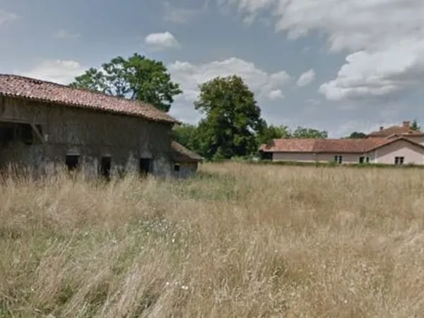 Terrain 3180 m²