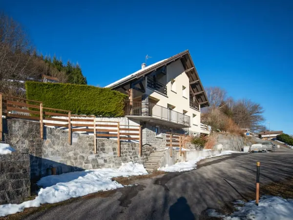 Maison 10 pièces 278 m²