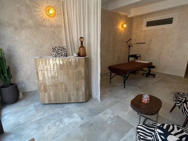 Local de 9m2 à louer dans un salon de Bien-être