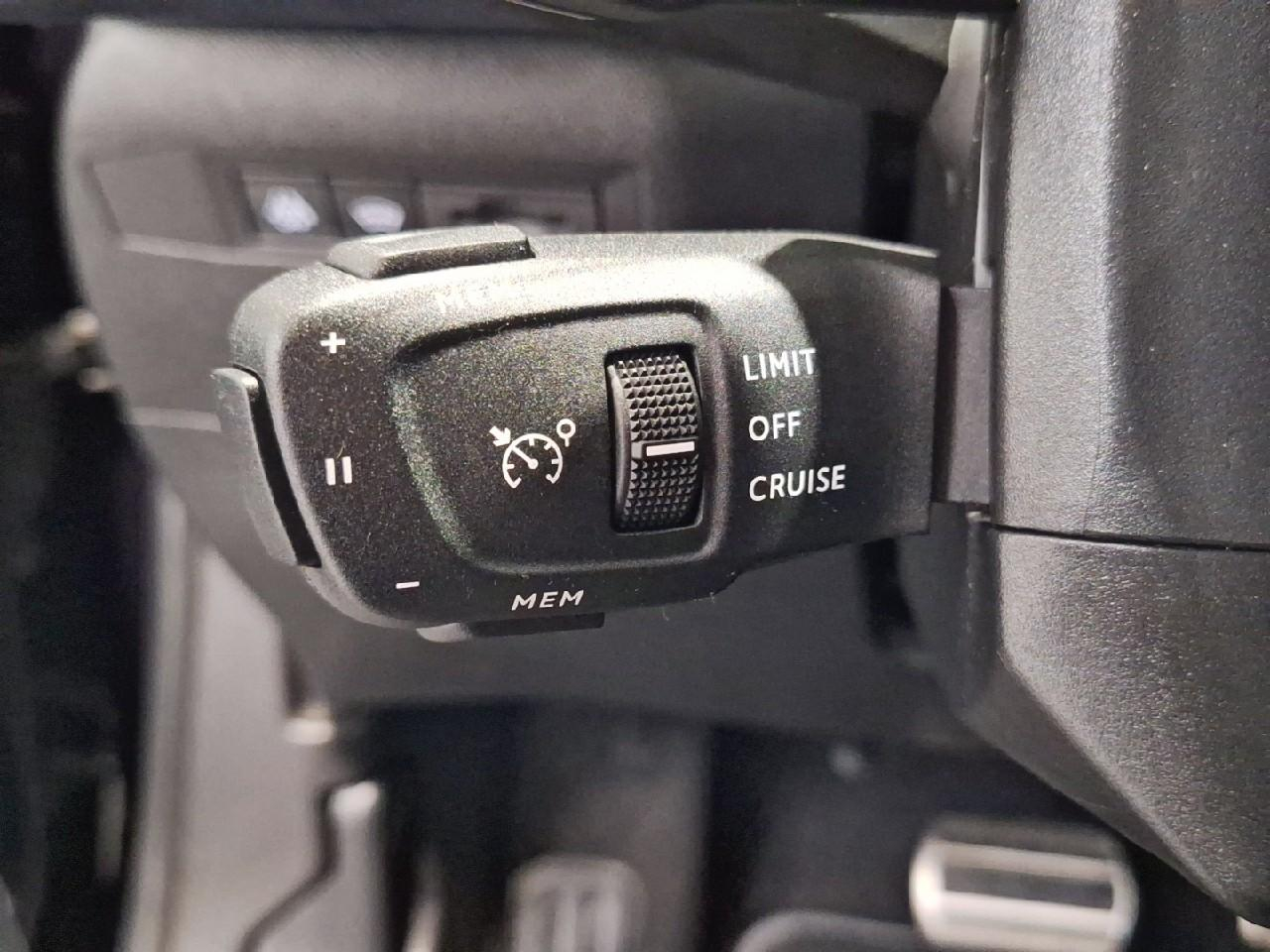 Ds Ds 3 crossback puretech 130 eat8 ines de la fressange p — photo 21