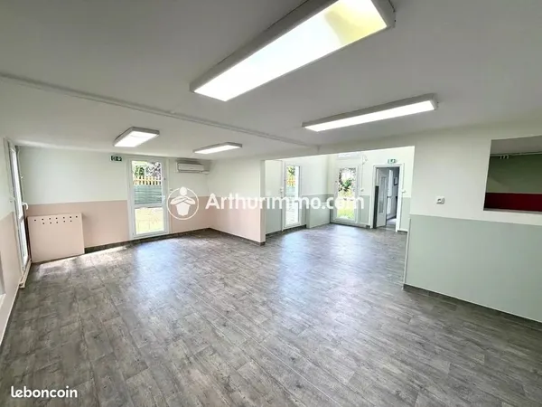 Bureaux, local commercial 224 m² Bondoufle