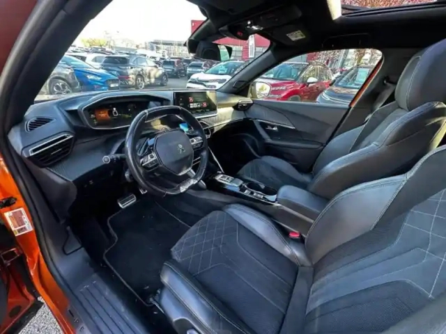Peugeot 2008 1.2 puretech 130ch s&amp;s gt pack eat8 — photo 7