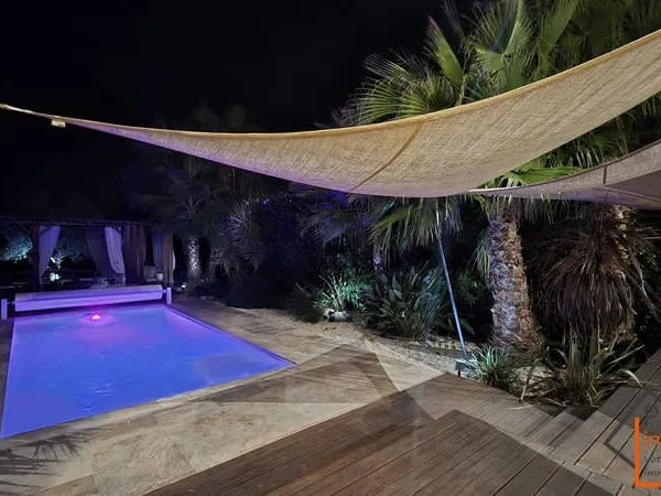 Villa contemporaine avec piscine